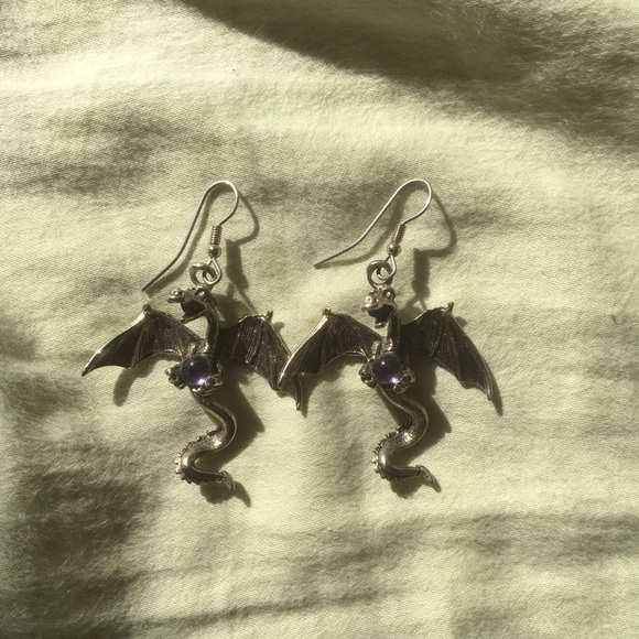 Fantasy dragon earrings - Picture 3 of 4